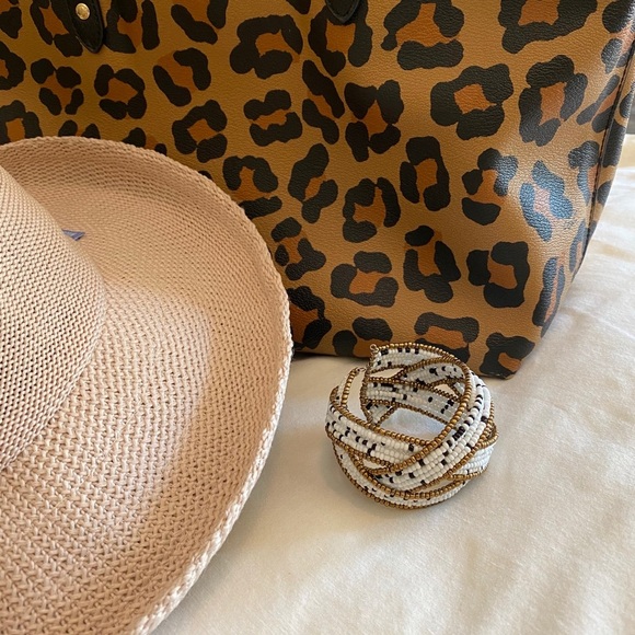 Beaded Wrist cuff - Picture 2 of 2